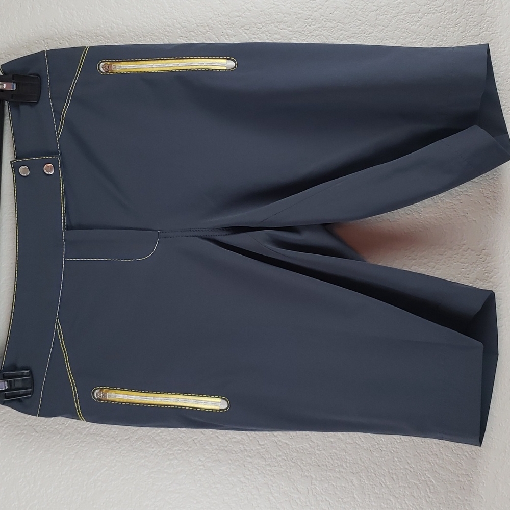 Annika | Women's Active Performance Bermuda Golf Shorts Sz 2